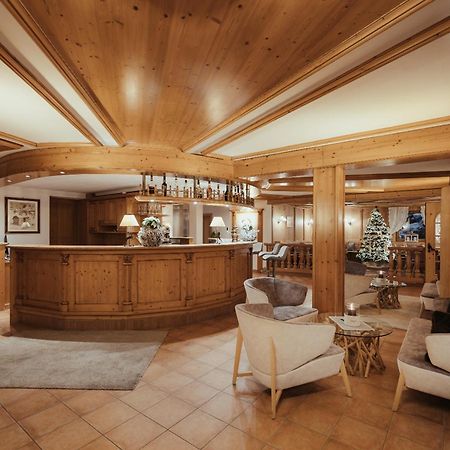 سان كاسيانو Villa Flora Mountain Lodges المظهر الخارجي الصورة