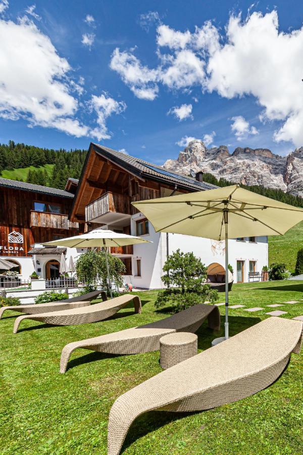 سان كاسيانو Villa Flora Mountain Lodges المظهر الخارجي الصورة