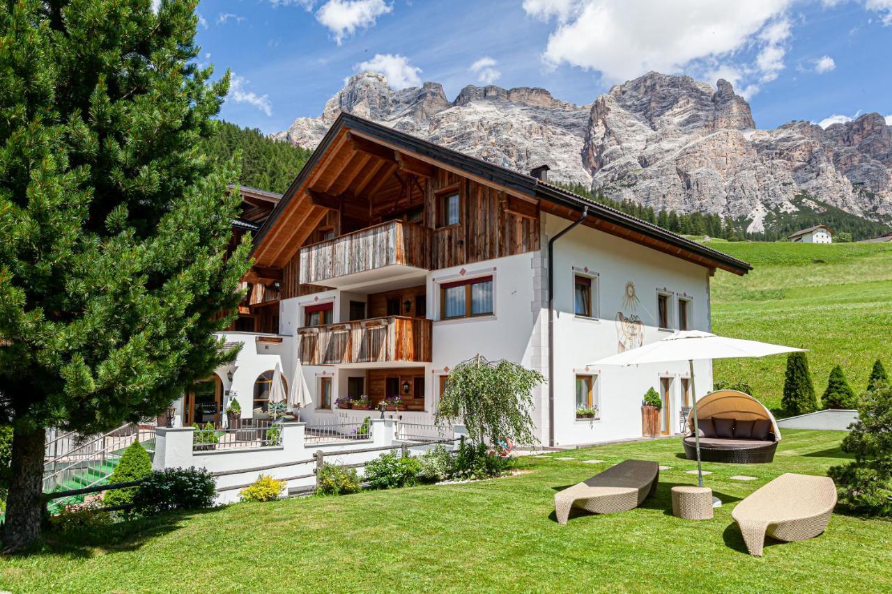 سان كاسيانو Villa Flora Mountain Lodges المظهر الخارجي الصورة