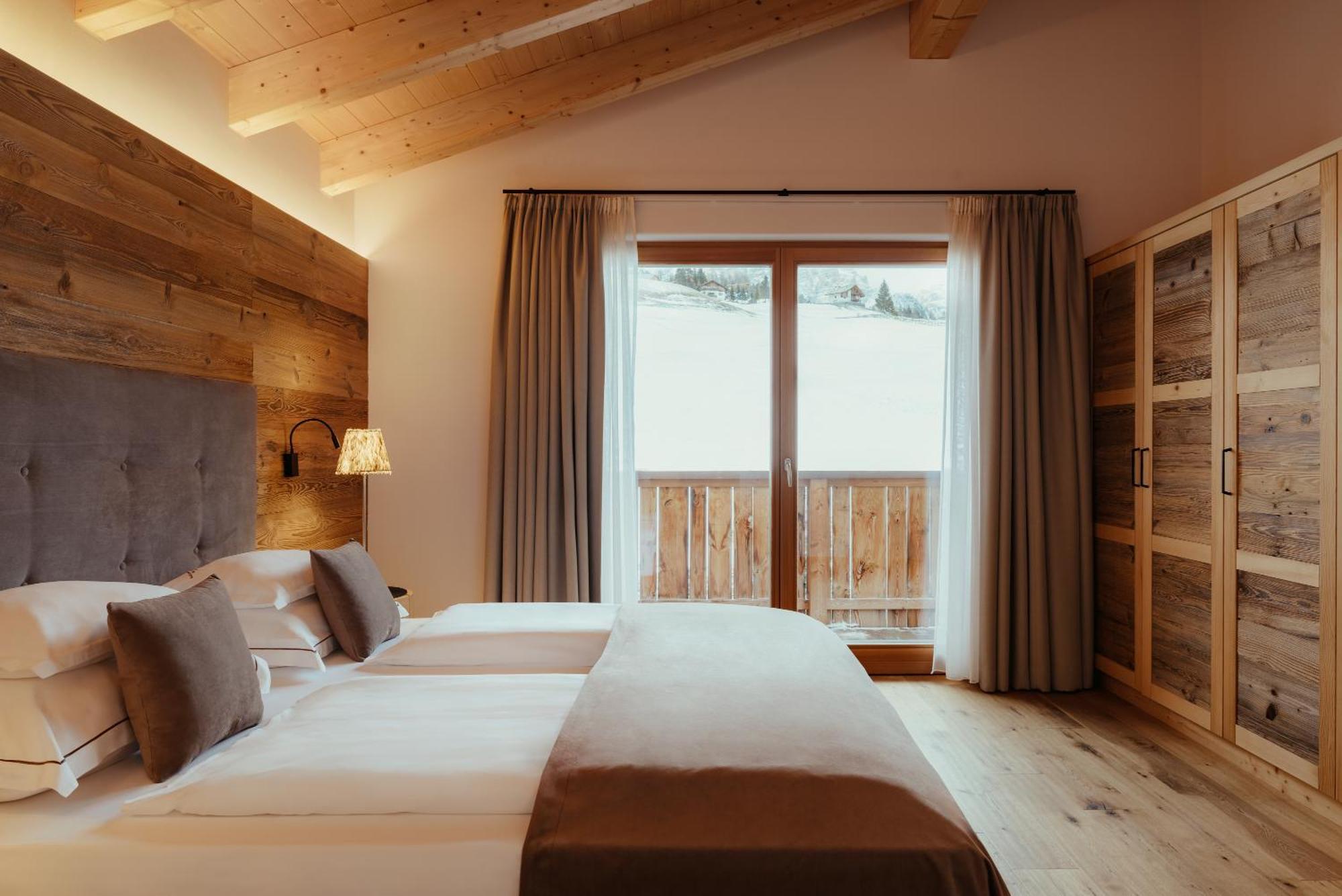 سان كاسيانو Villa Flora Mountain Lodges المظهر الخارجي الصورة