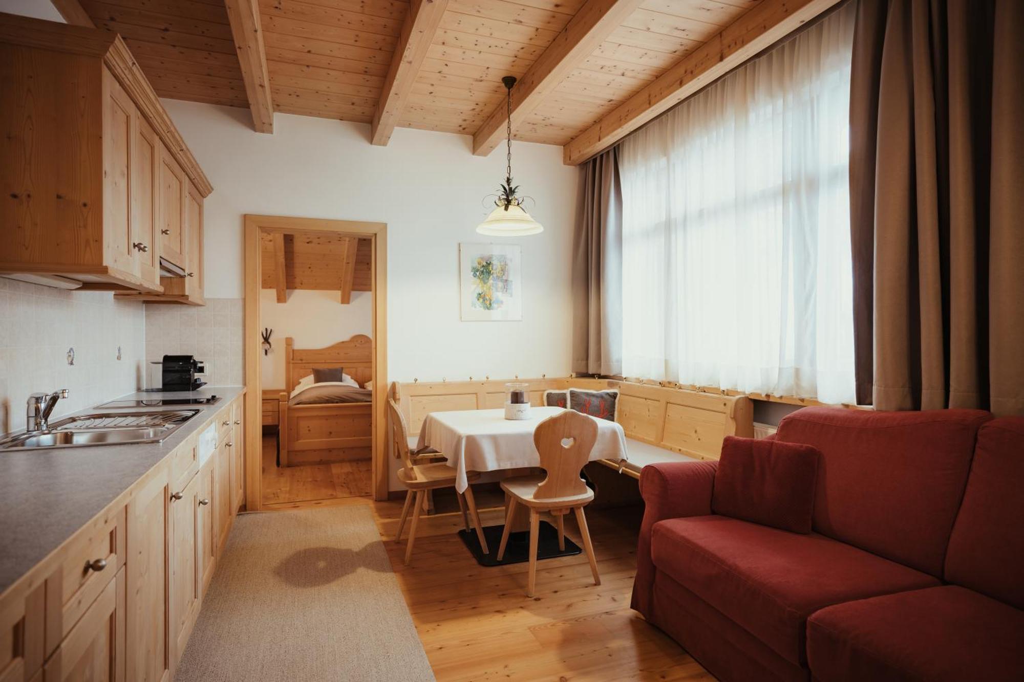 سان كاسيانو Villa Flora Mountain Lodges المظهر الخارجي الصورة