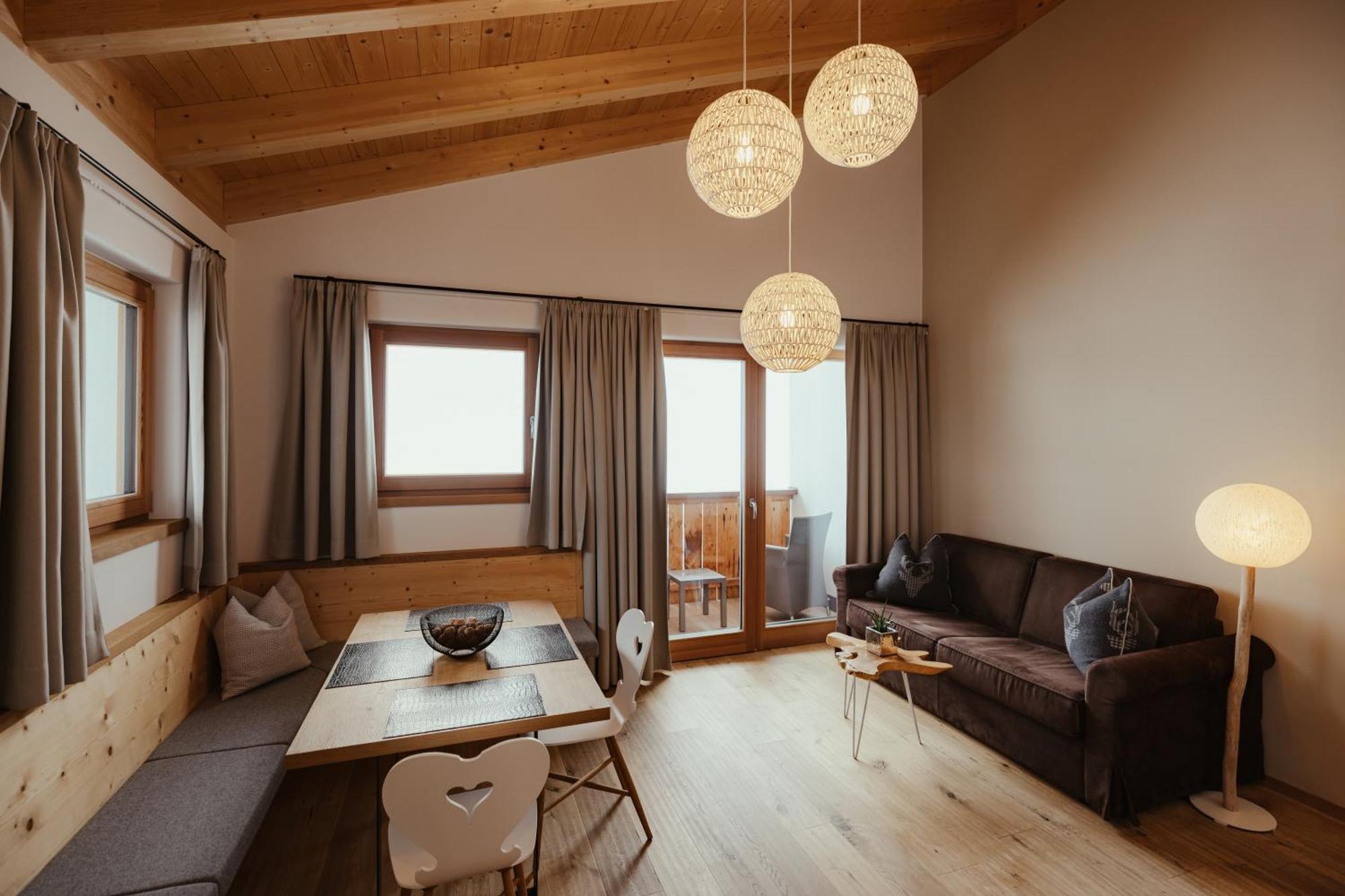 سان كاسيانو Villa Flora Mountain Lodges المظهر الخارجي الصورة