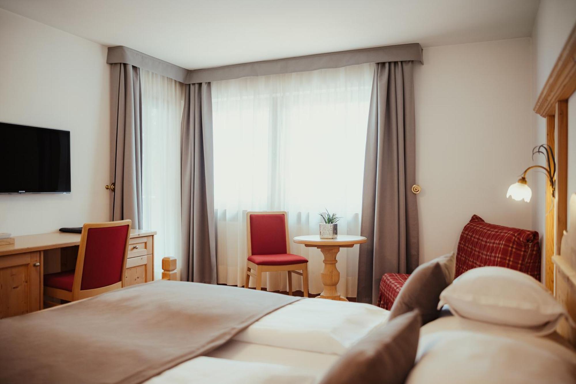 سان كاسيانو Villa Flora Mountain Lodges المظهر الخارجي الصورة