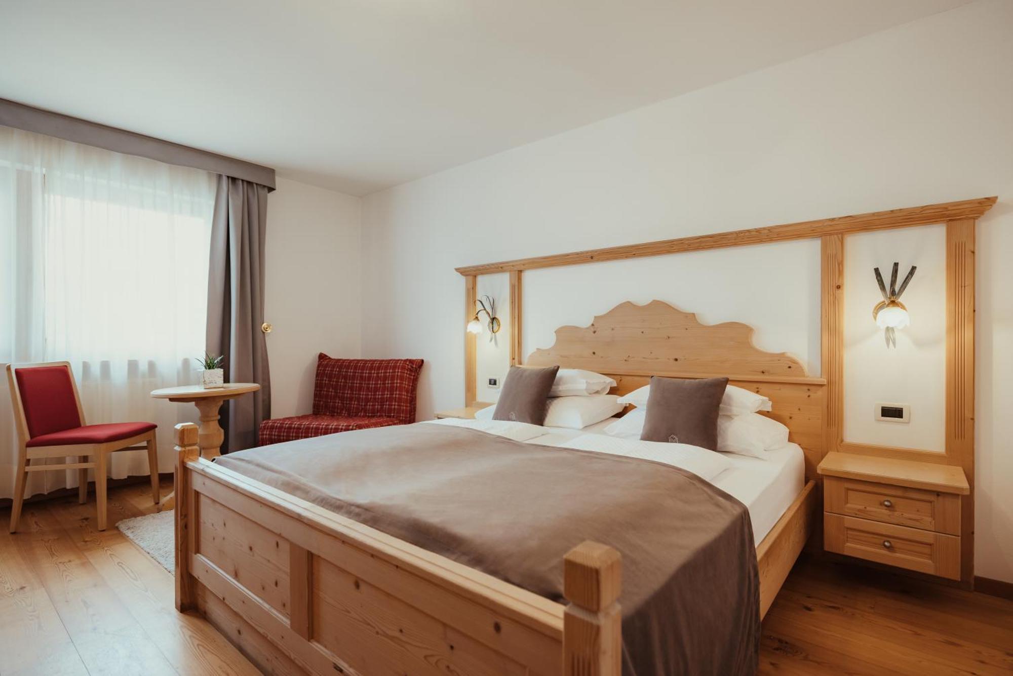 سان كاسيانو Villa Flora Mountain Lodges المظهر الخارجي الصورة