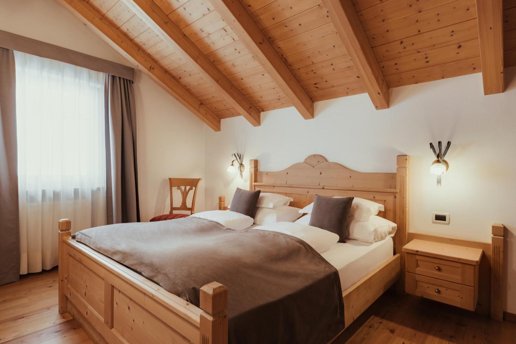 سان كاسيانو Villa Flora Mountain Lodges المظهر الخارجي الصورة